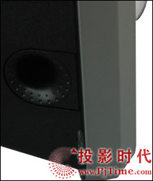 夏新LC-37HWTUP液晶電視外觀之兩側(cè)