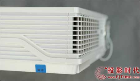 明基(BENQ)W100投影機(jī)的燈泡和散熱