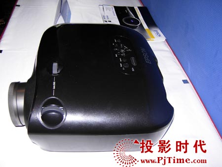 愛普生EMP-TW1000家用投影機