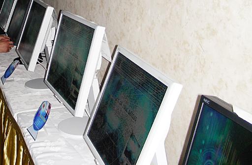 NEC߶Һ@ʾ2006Ʒl