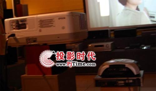 奧圖碼DV11和愛(ài)普生EMP-DM1背面圖