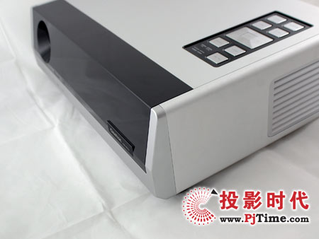 ʾcinetron HD-900 LCOSͶӰC^ֲ