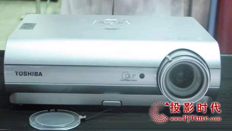 東芝TDP-S35投影機