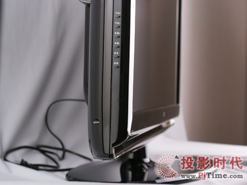 TCL自然藍光電視外觀細節特寫