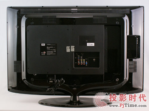 TCL自然藍光電視外觀細節特寫