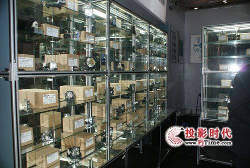 VESUNͶӰInfoComm China 2009