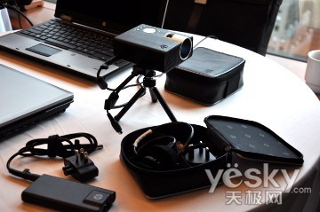 CES2010ձyͶӰCǈ