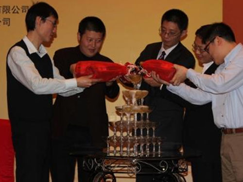 2010ýwhOѲչ