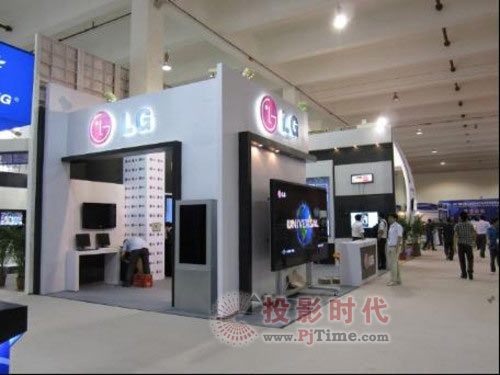 LG“易捷”一站式數字標牌解決方案精彩亮相