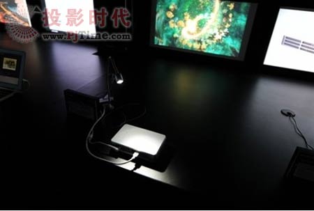 Ӎ΢Ͷ`Qumi (d)InfoComm