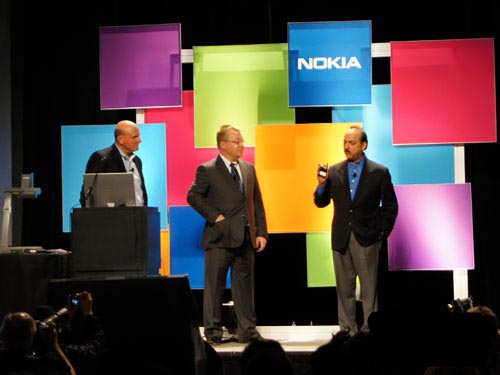 ZyAT&Tllumia900