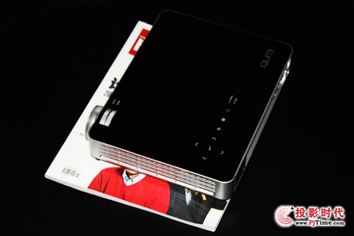 ӍQumi Q7