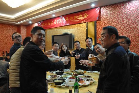 qĩ顢VδI㹫˾2015ӭAMe
