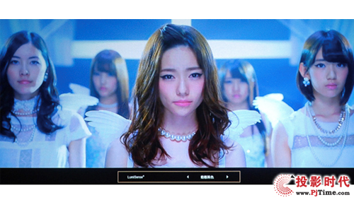 ܲʧȻɫ 곞V7500ͥԺͶӰCy