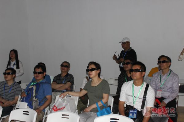 3D VR(chung)(sh)(yn)Ҹ{(dio)72Ї(gu)bչ