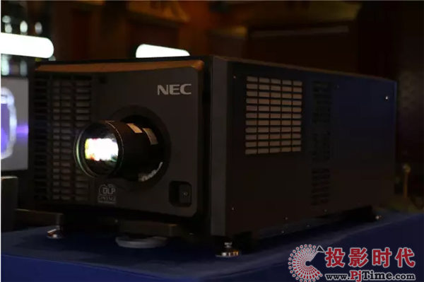 NEC@G 35000pɫͶӰCWǈ