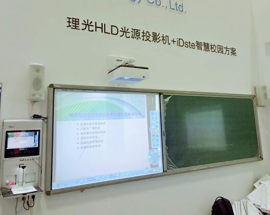 (chung)³ɾ׿Խ ͶӰCI(lng)bL(fng)