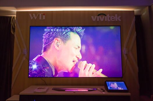 SIAV2019ʢu Vivitek(Ӎ)4KͶӰ˗U