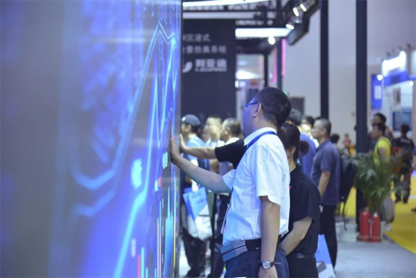 IFCԒ}4 in 1 Micro LED@ʾgж