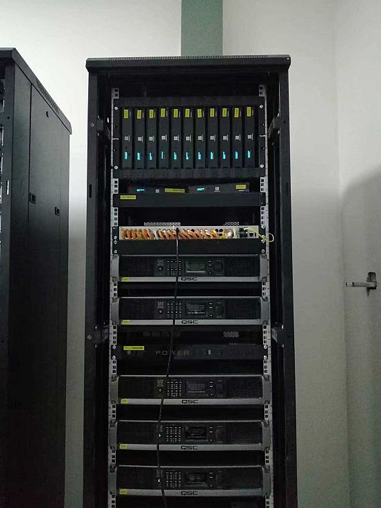 P_:XMS8000ֲʽϵy2022坍Դb^O