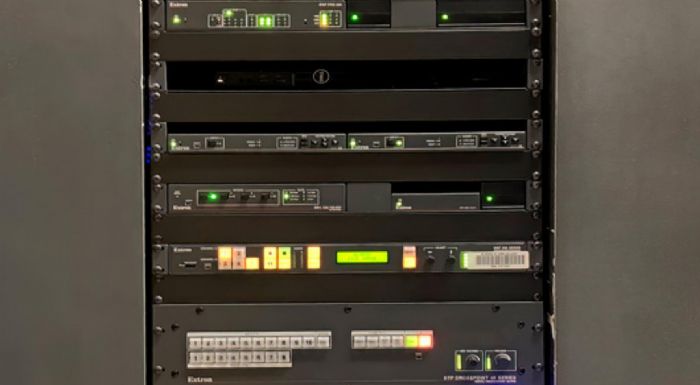 Wake Tech ʹ Extron AV ГQ估ƮaƷɹ๦ʾg