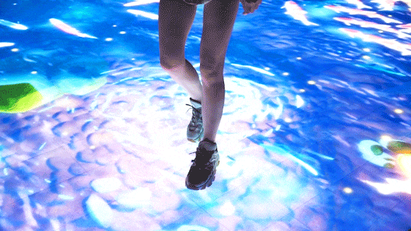 DƬ