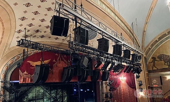 L-Acoustics L系列和L-ISA沉浸式超真實擴聲技術聯手打造百老匯《局外人》的魔幻世界